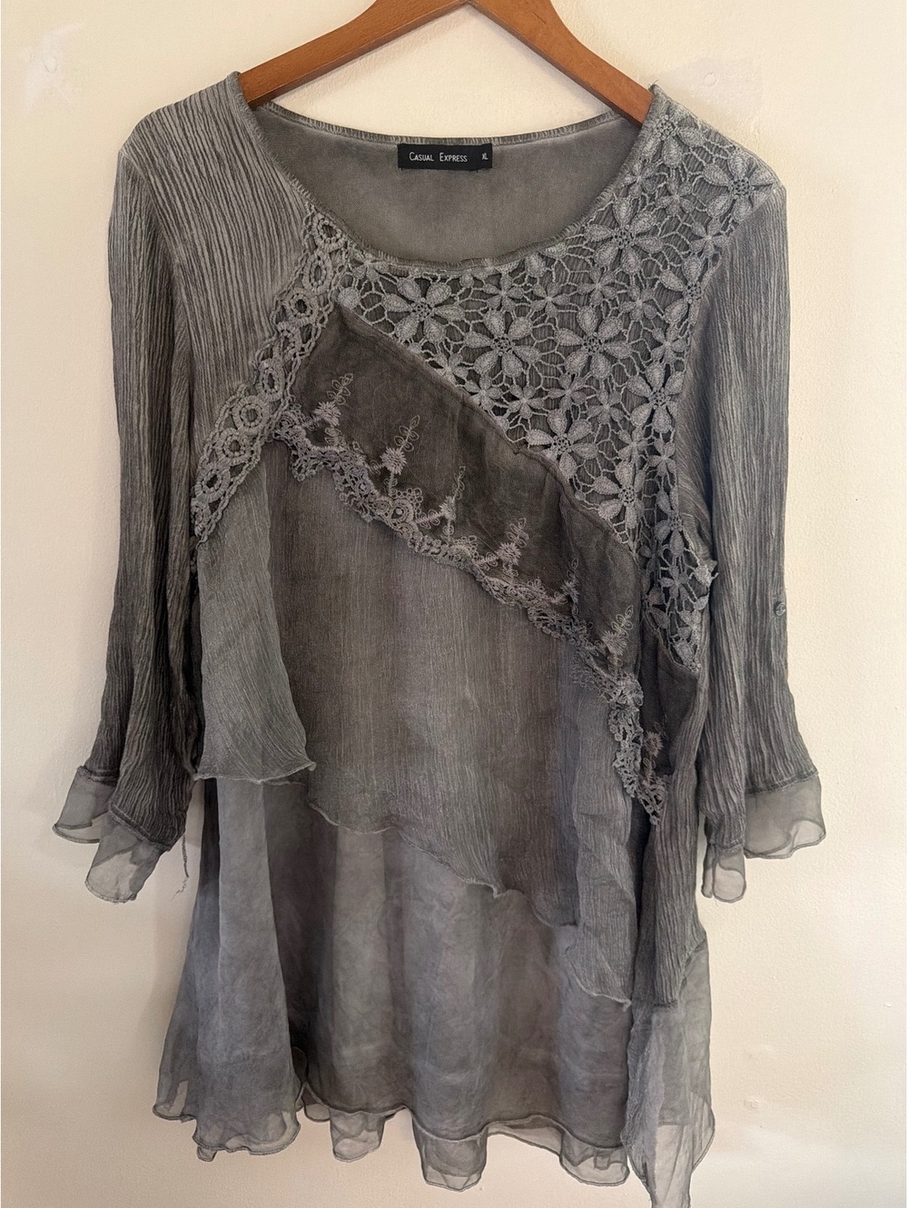 Casual Express Layered Flowy Y2K Art Style Size XL